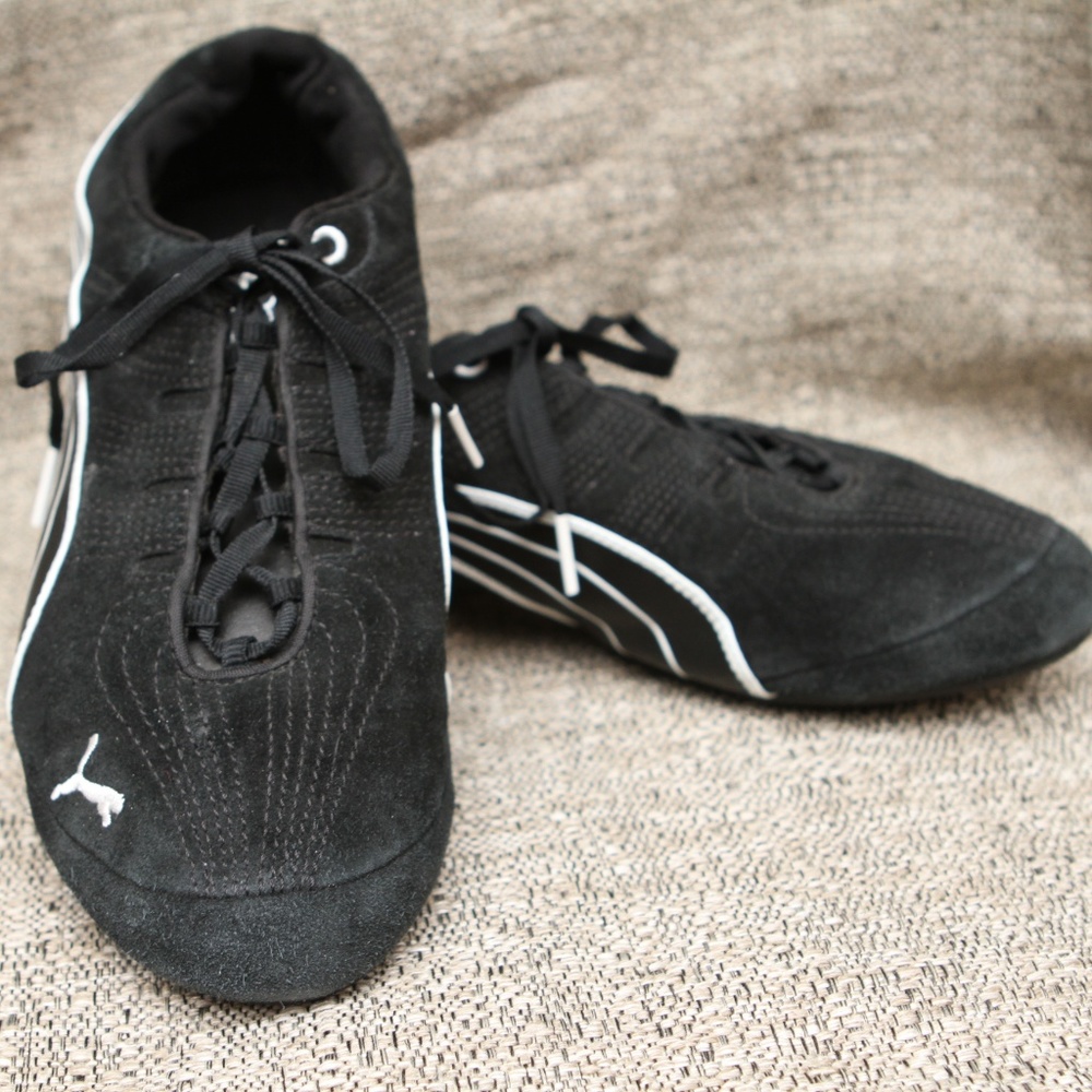 PUMA Etoile Black Suede Flat Athletic Shoe
